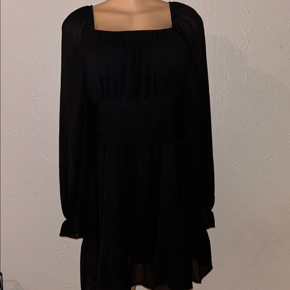 Chic Long Sleeve Black Dress